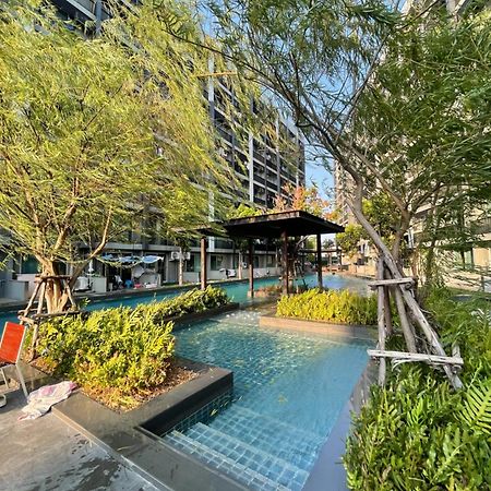 Luxury Condominium Sukhumvit 77 Bangkok Exterior photo